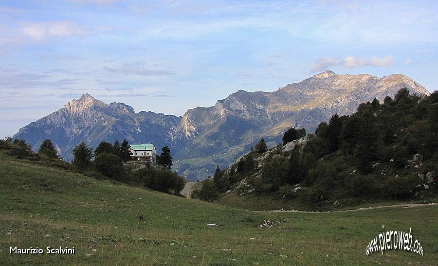 11 Grigne e Rifugio Ratti.JPG